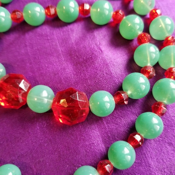 Red Green bead necklace red and green xmas - Picture 4 of 7